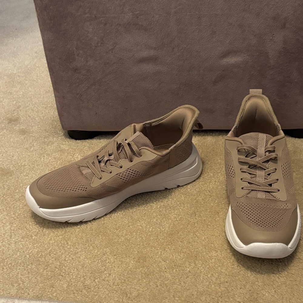 AEROSOLES Sneakers
